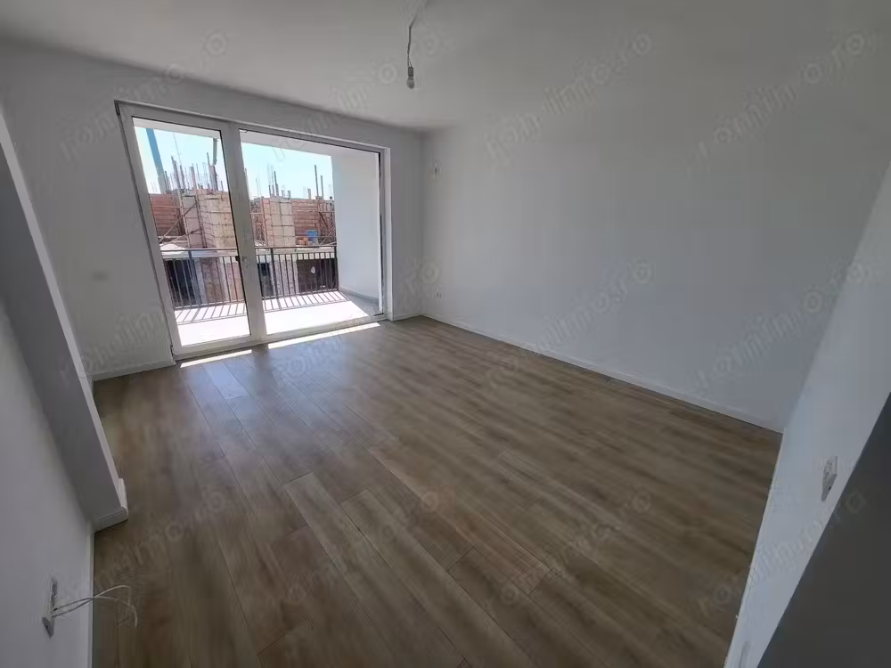 Langa Calea Timisoarei. Bucatarie inchisa. Etaj 1. Decomandat