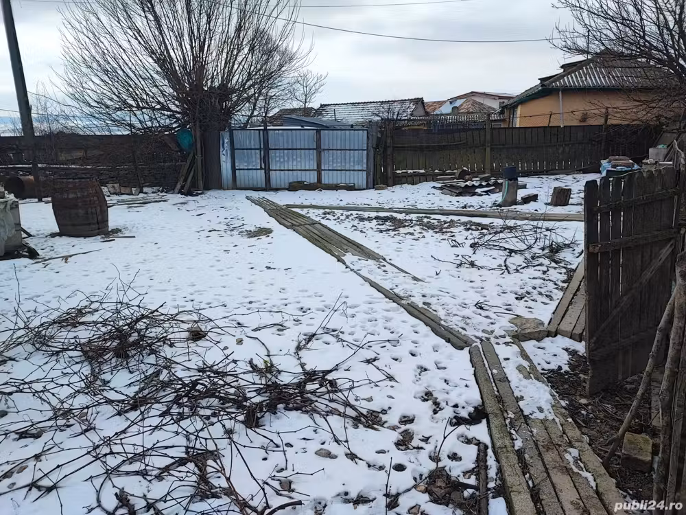 Vând casă la țară în localitatea Zebil judetul Tulcea