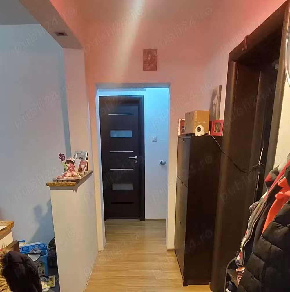 De vânzare! Apartament 3 camere în zona centrală Onești Str. General Radu R. Rosetti