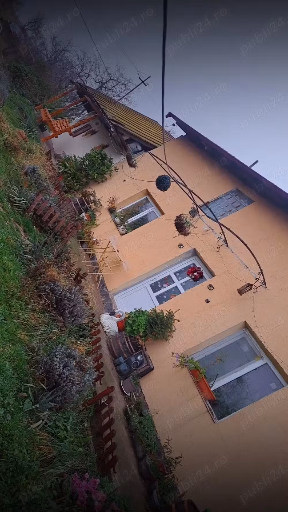 Casa noua cu mansarda si 1.24 hectare teren intravilan