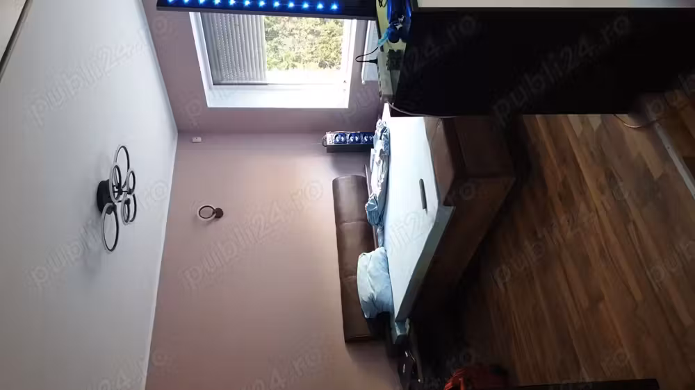 Vând Casă la curte