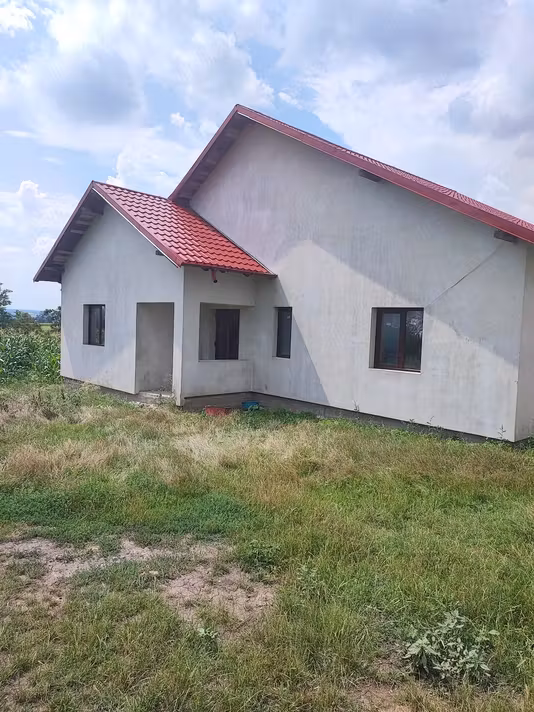 Casă Podeni