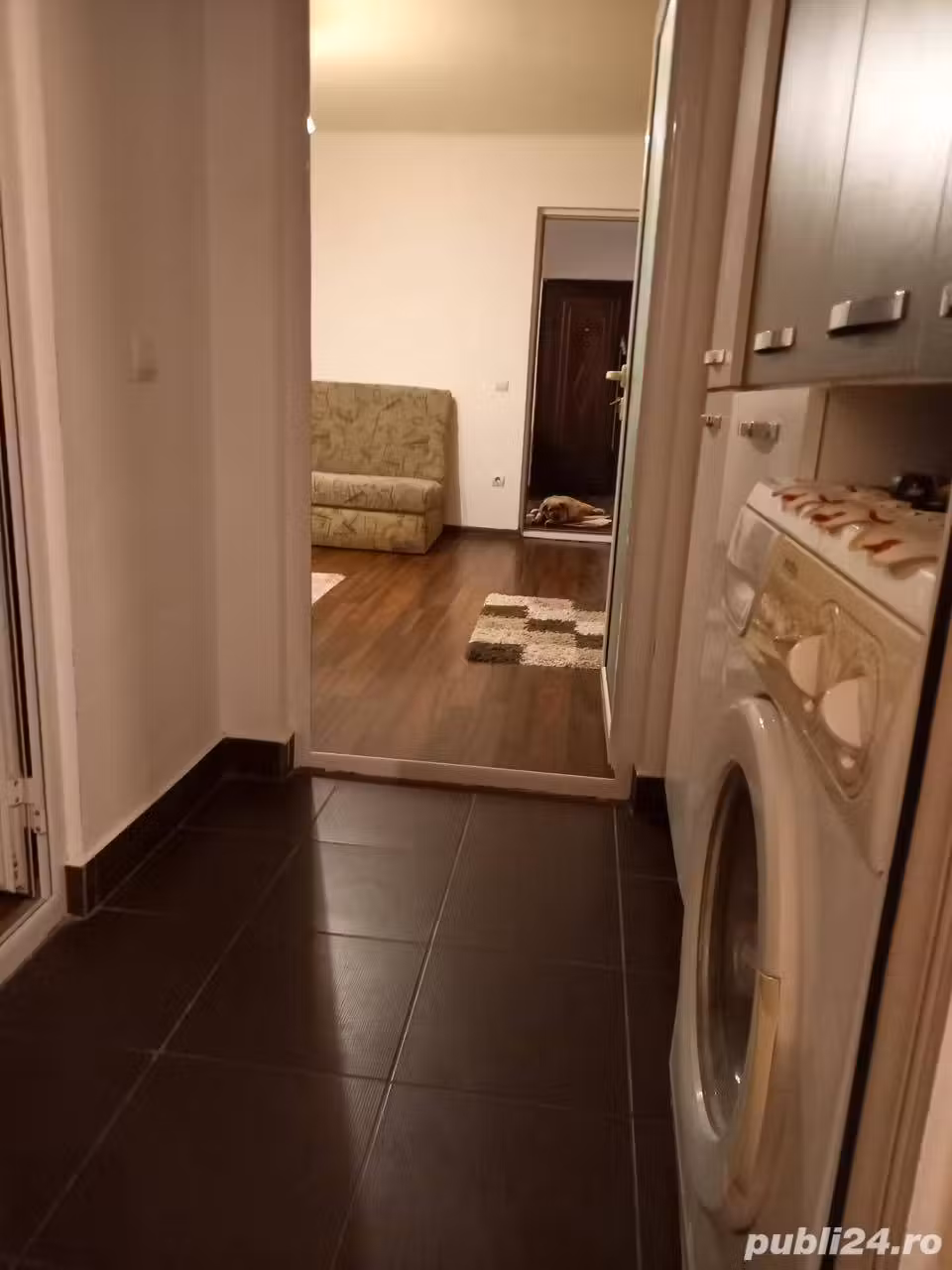 Proprietar,vând apartament semidecomandat,etj 4,zona Biserica Nouă!