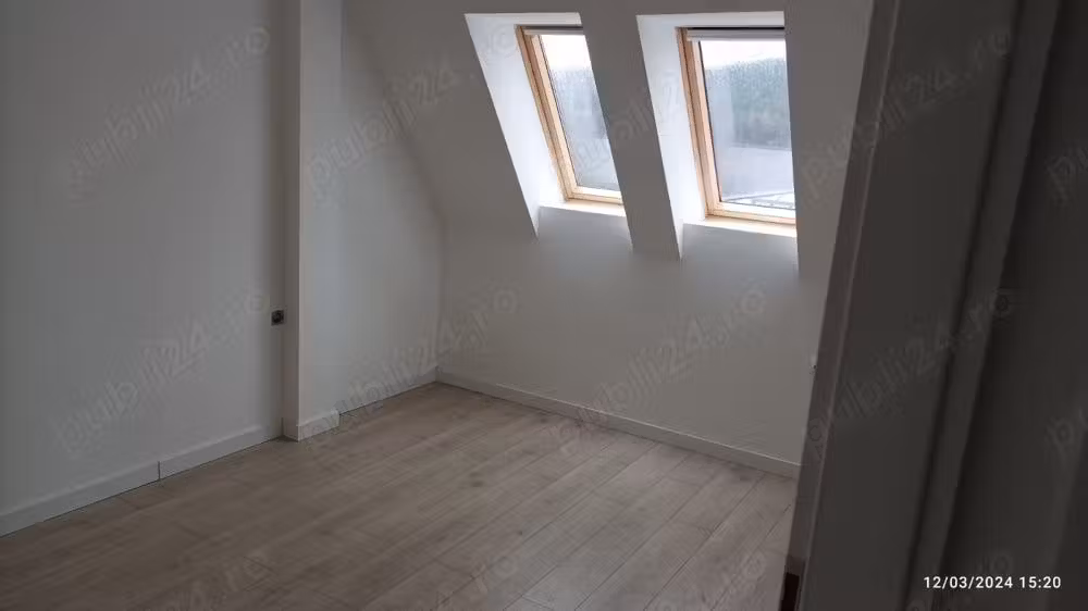Vand Apartament 2 camere zona Vivo