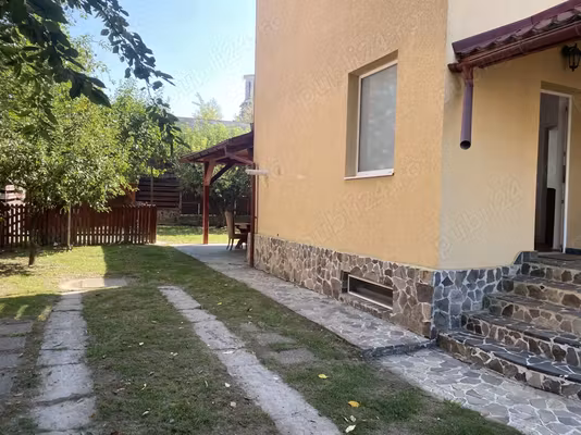 Casă Ultracentral