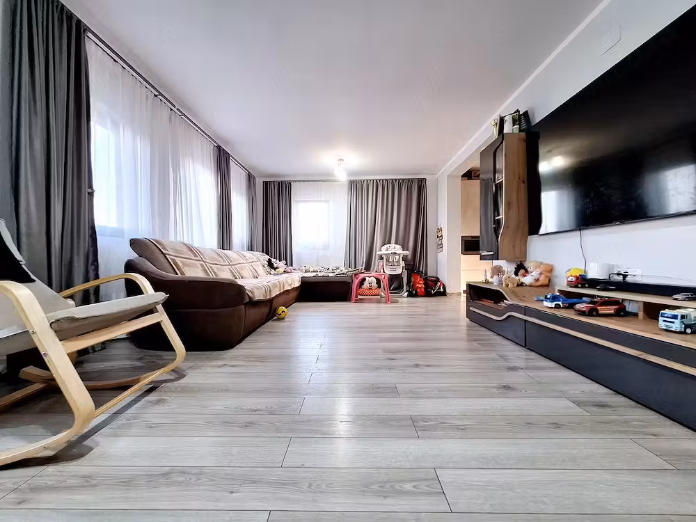 Casă · 4 camere · 100 m², Mosnita Noua, giroc