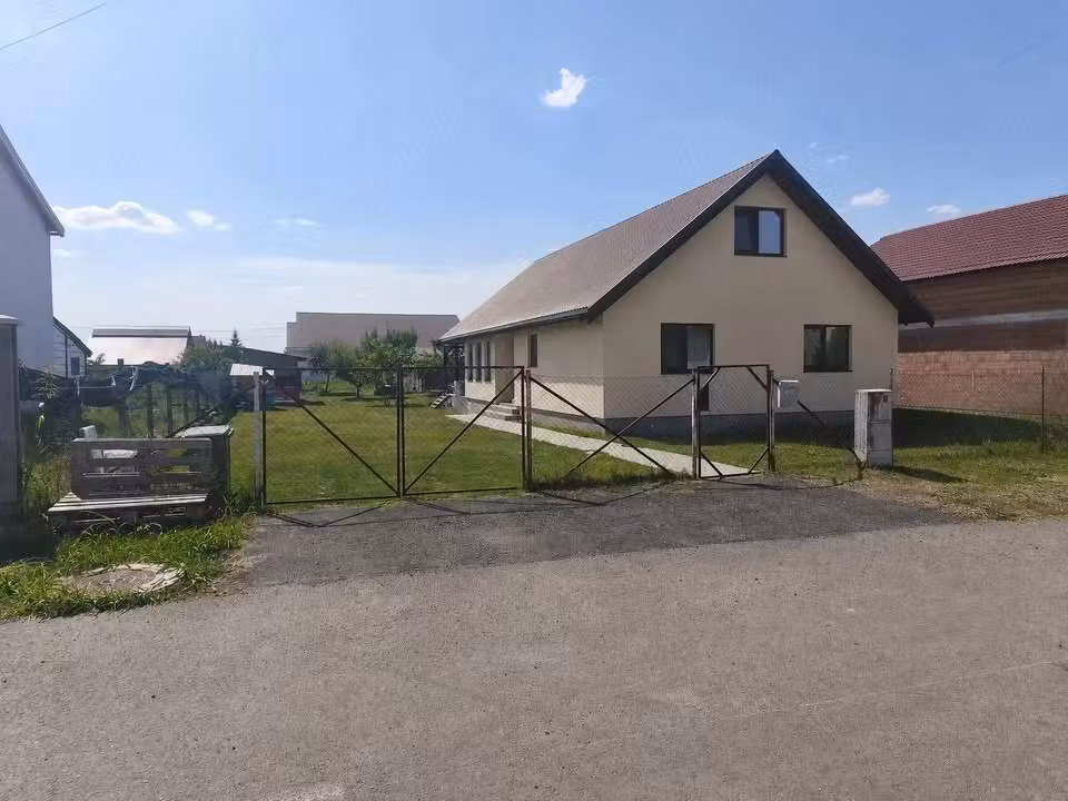 Casă individuală | 196 mp | 880 mp teren | Complet mobilată | 12 km de Timișoara! Mutare imediata