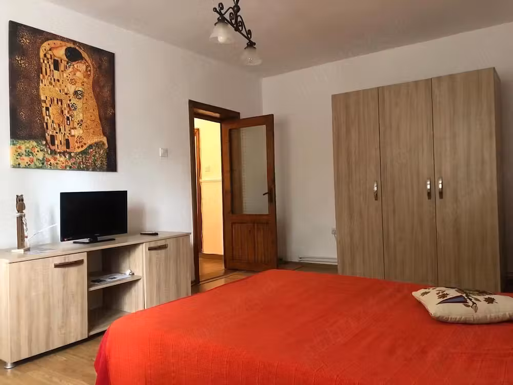 Închiriez garsonieră