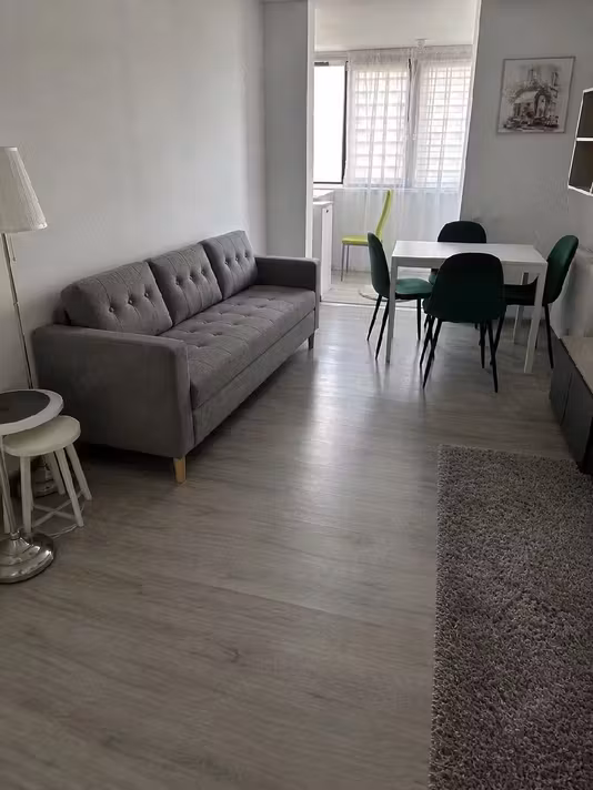 Apartament Rosu