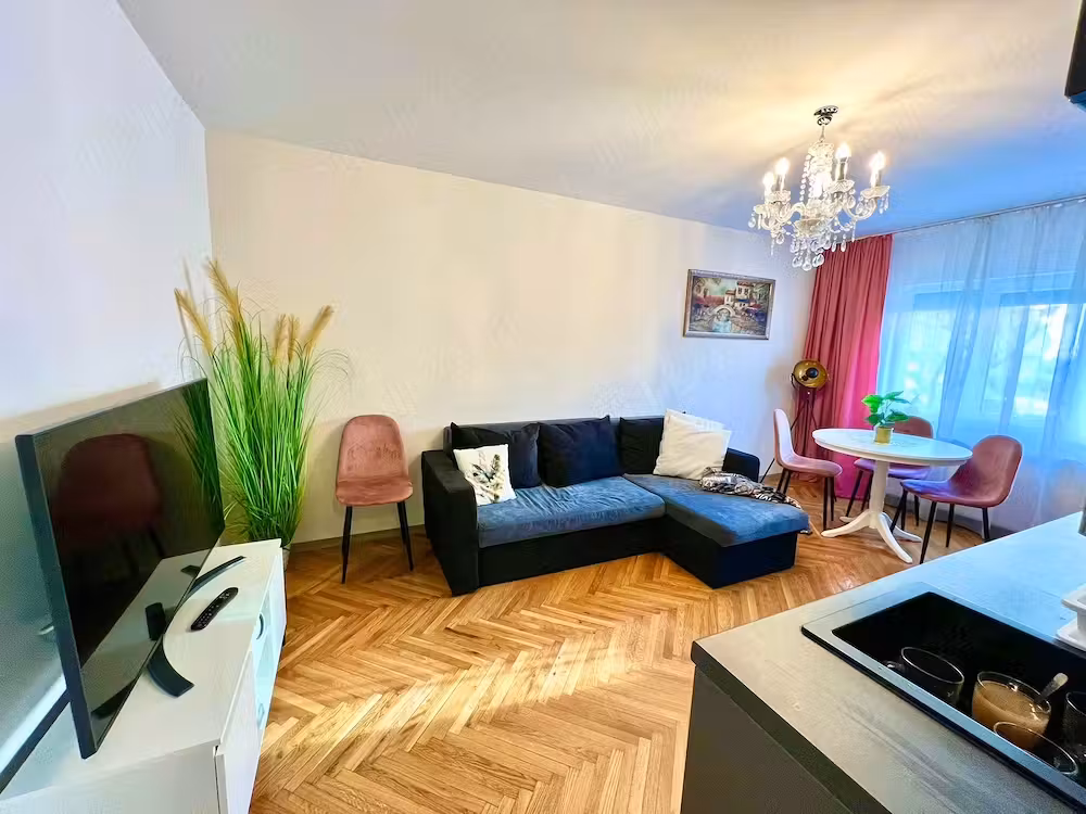 Vând apartament 3 camere, bloc tip PB, parter, 55 mp, în Decebal, Oradea