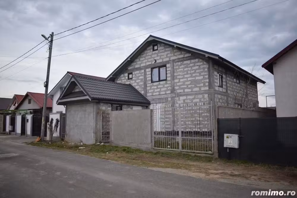 Casă în construcție P+M