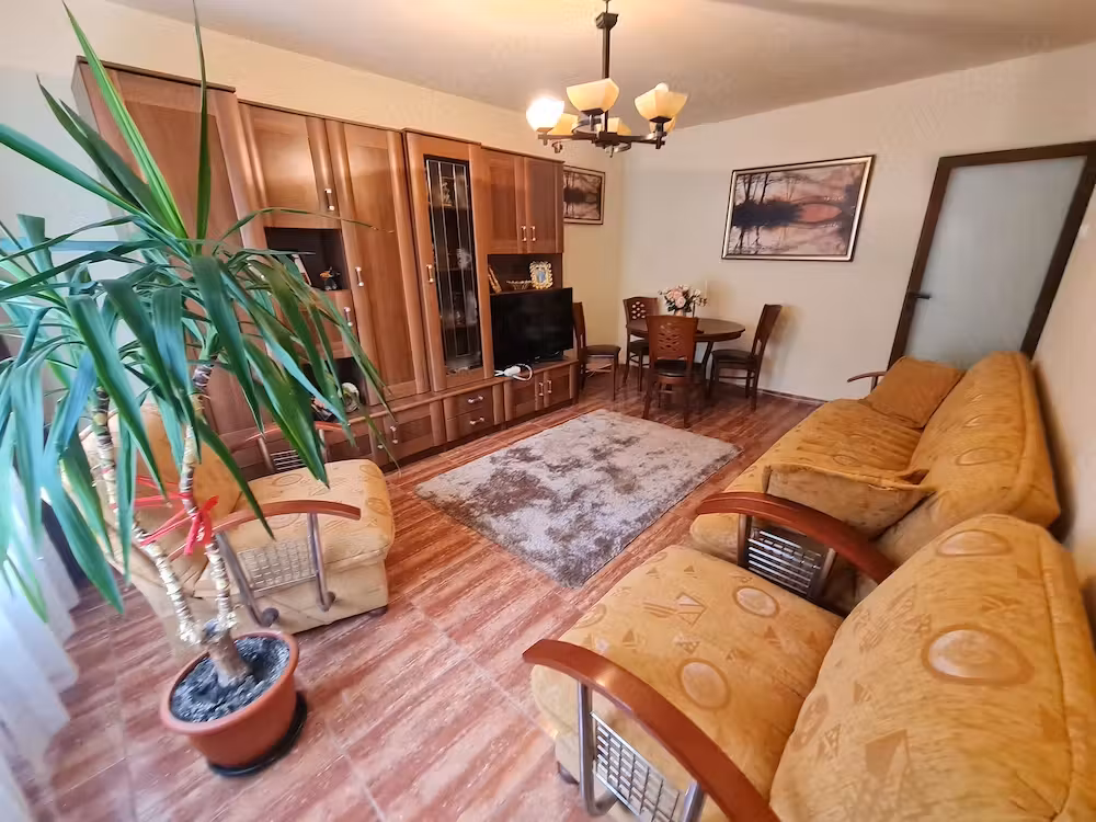 Direct proprietar  apartament 3 camere decom 75mp str. Avram Iancu