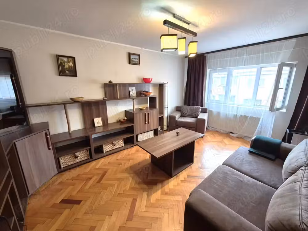 Apartament spatios, frumos renovat, ultracentral, Arad