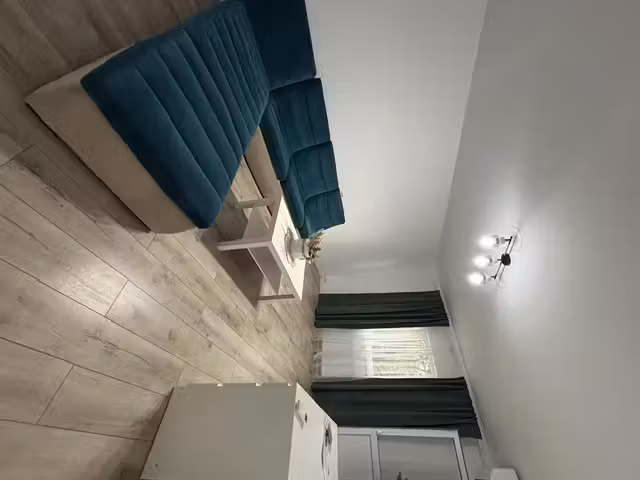 Inchiriez apartament cu 2 camere perioada lunga