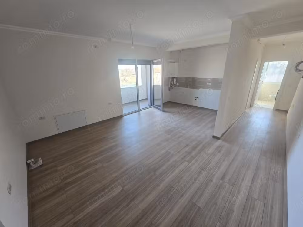 BRAYTIM. Langa Uzina de Apa. 2 Bai. Suprafata generoasa.
