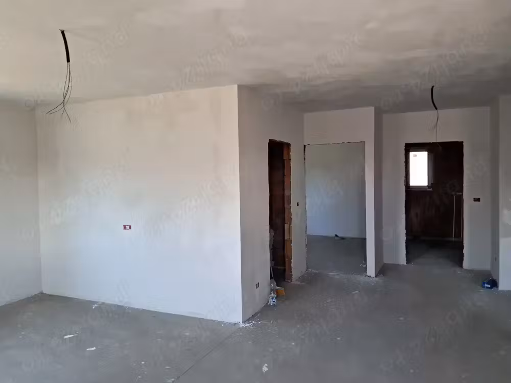 Vand casa in Horia