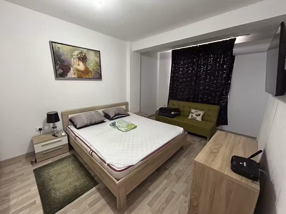 Închiriez apartament 2 camere