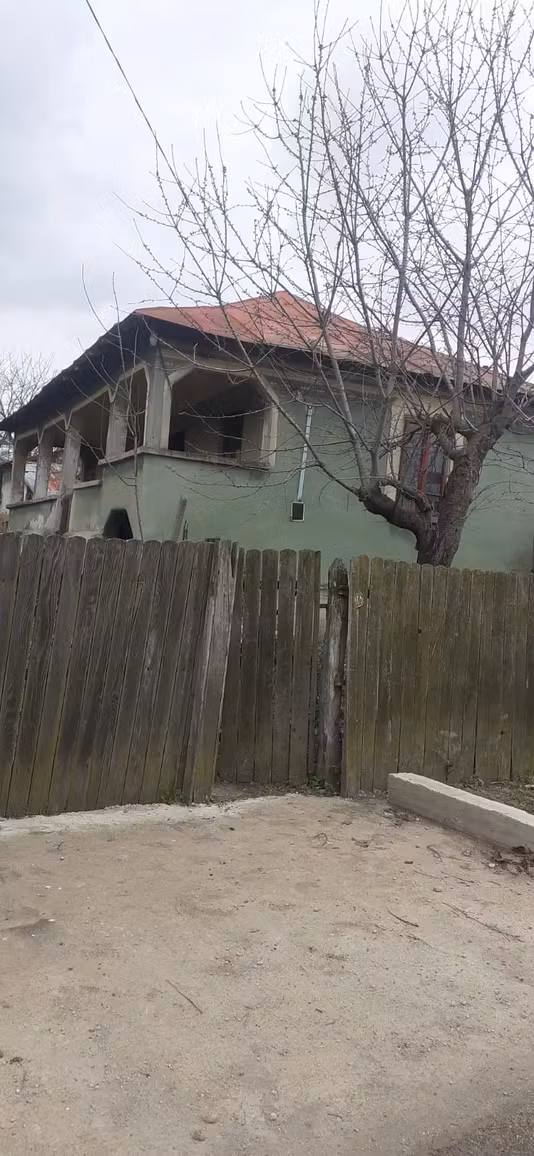 Casă Salcuta