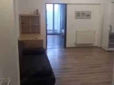 Apartament 2 camere Pacii loc de parcare si gradina la demisol
