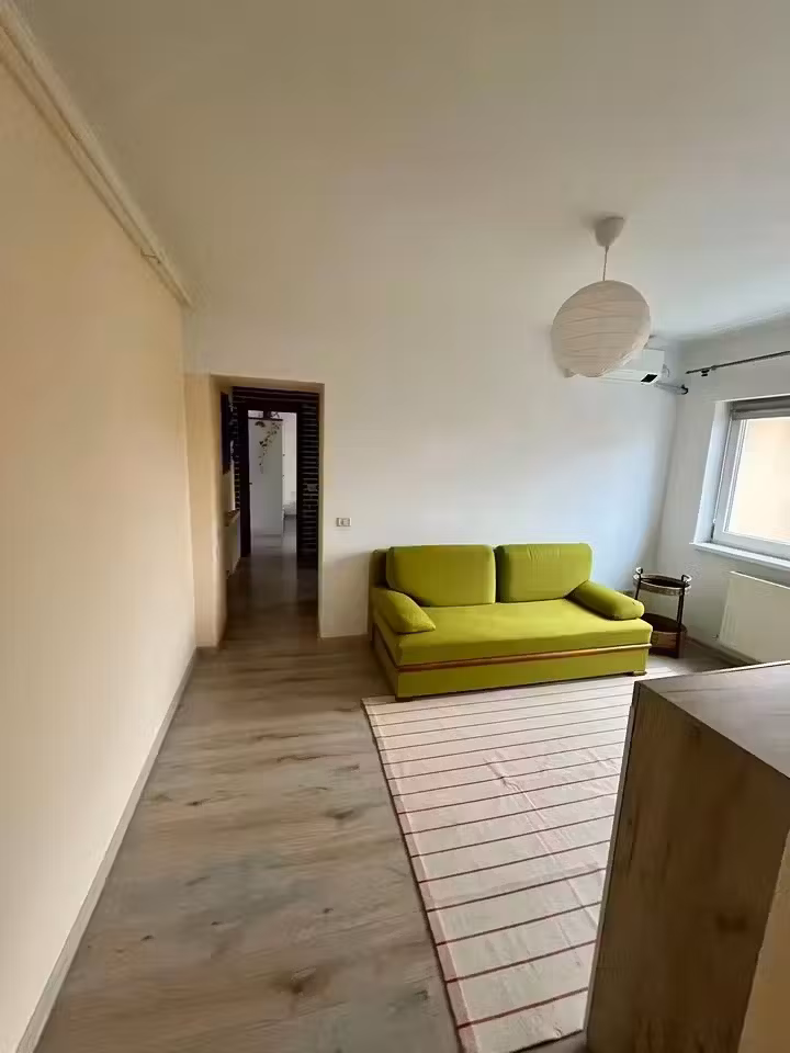 Propietari închiriem apartament 2 camere