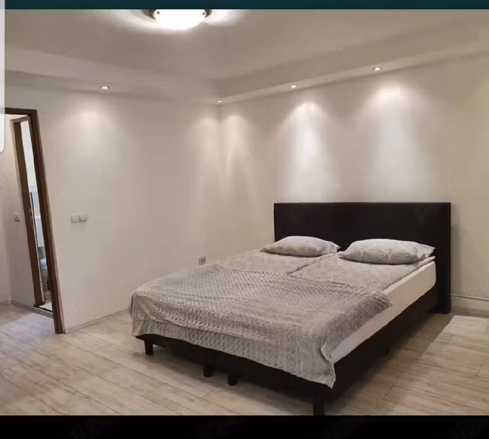 Garsonieră central Sighișoara   renovată, mobilată complet, chiriaș existent