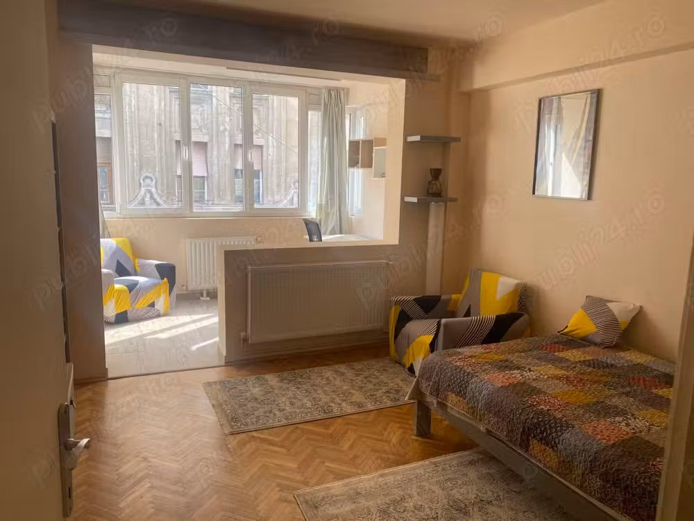 2 camere Timisoara centru decomandat Piata Sf. Gheorghe proprietar liber din 1 oct.