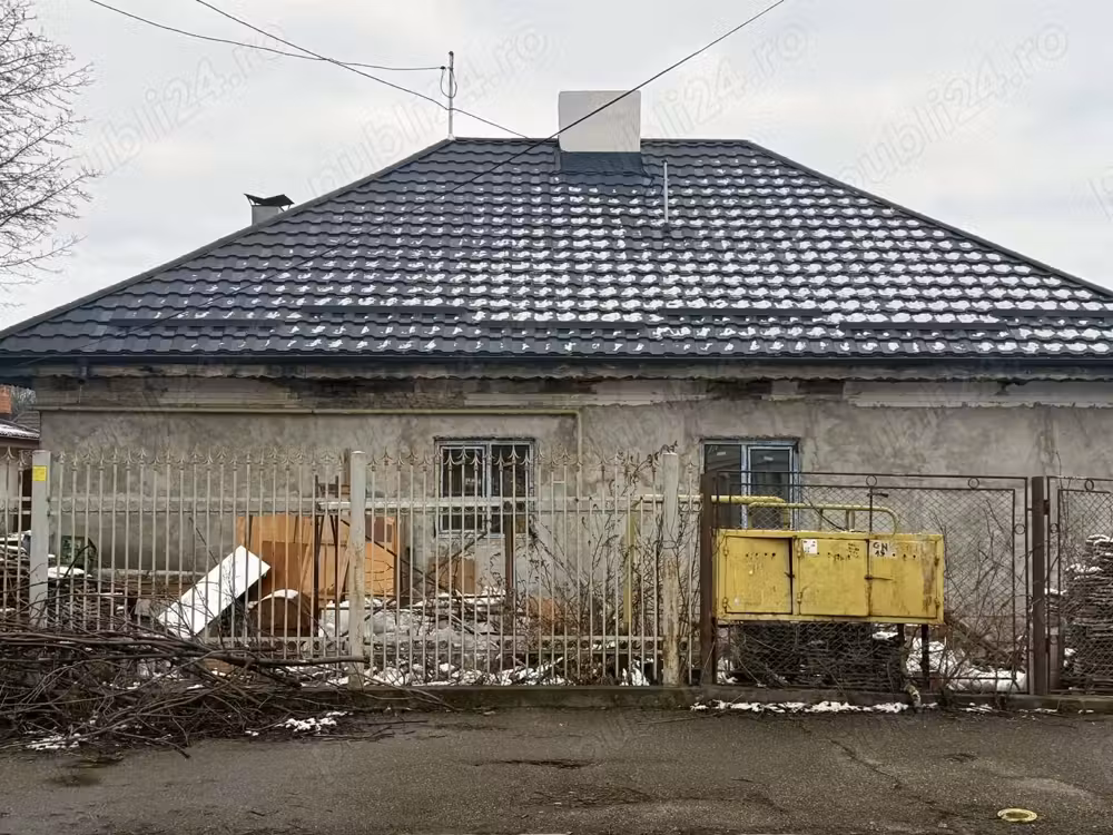 Casă · 6 camere · 400 m², Piatra Neamt, Piatra-Neamț