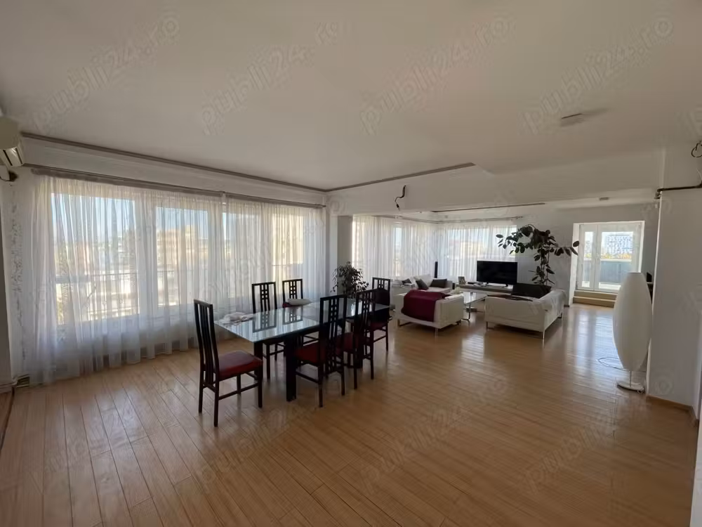 Apartament 122 mp utili cu terasa 140mp, zona Campus - pe Aurel Vlaicu la intrare in Mamaia