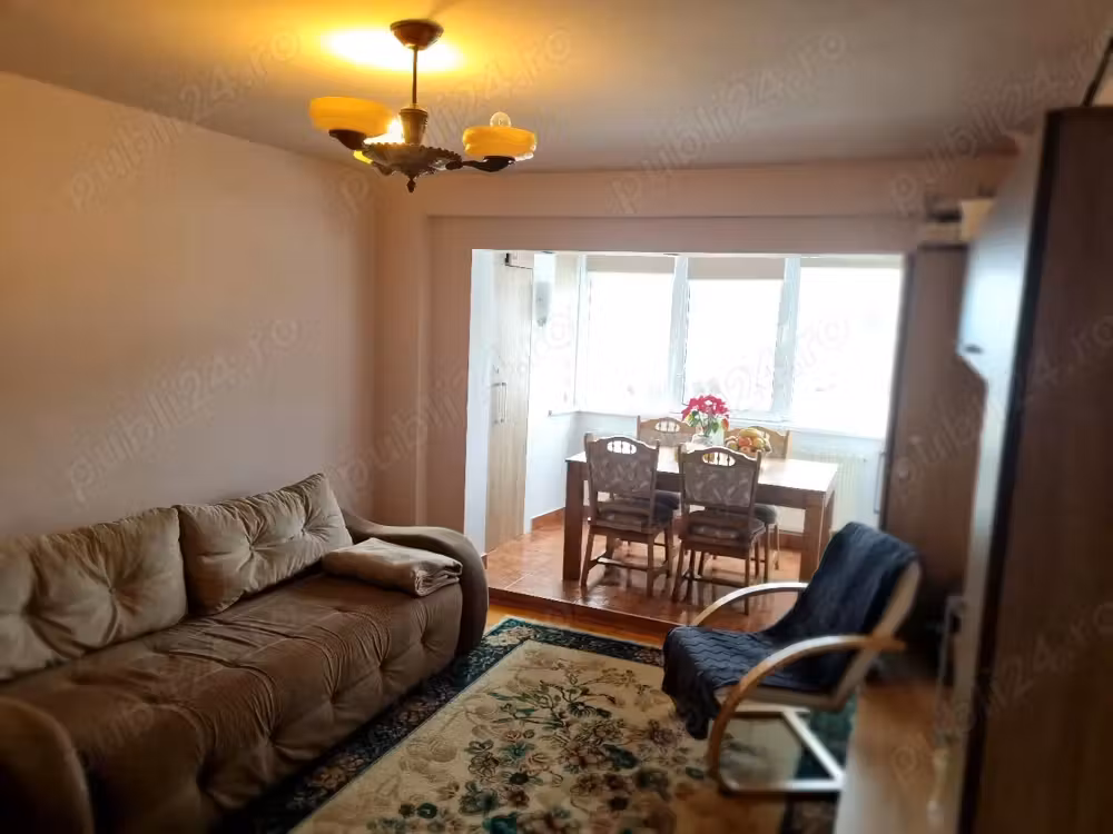 Vand apartament 3 camere