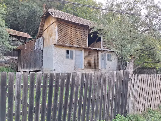 Casă Deal subcarpatic