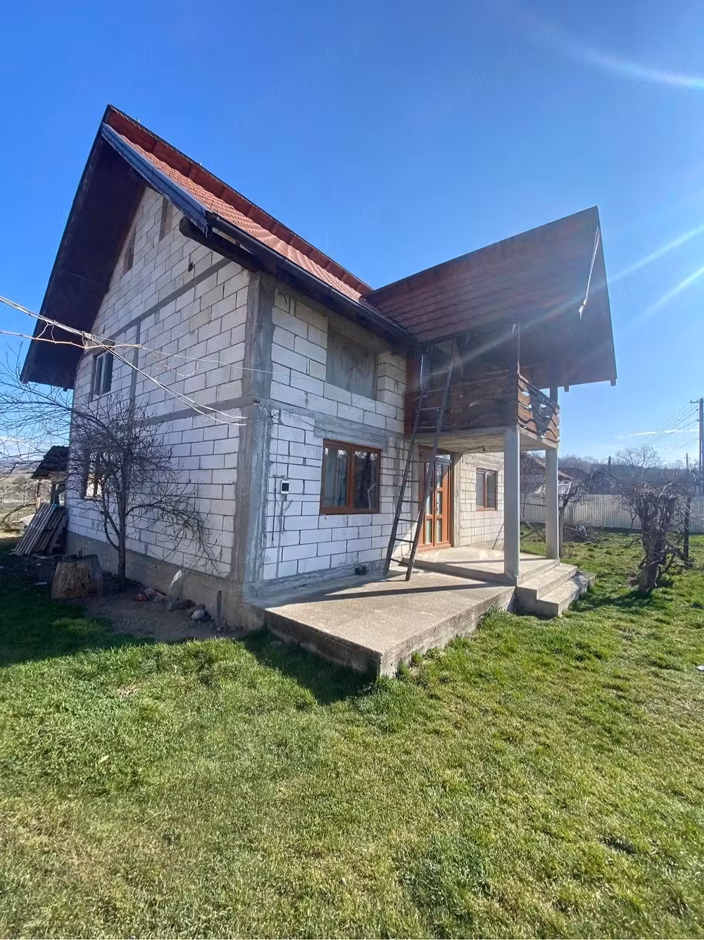 Casa si teren de vanzare