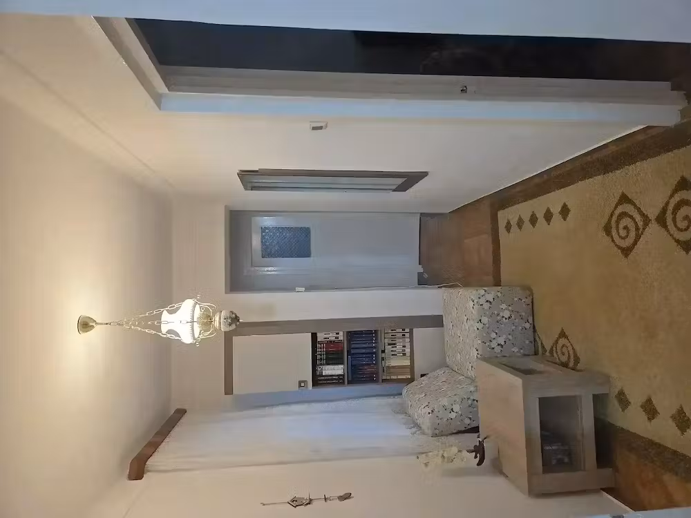 Inchiriere Ap 3 camere, et. 2, perioada lunga, decomandat, utilat complet