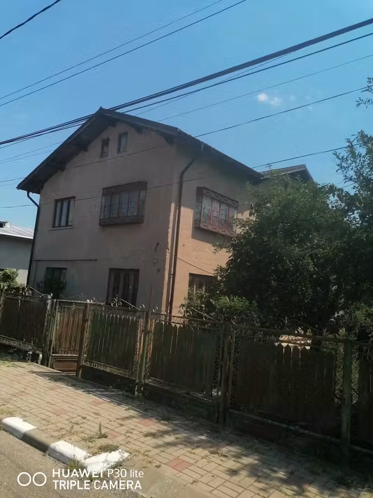 Casă Central