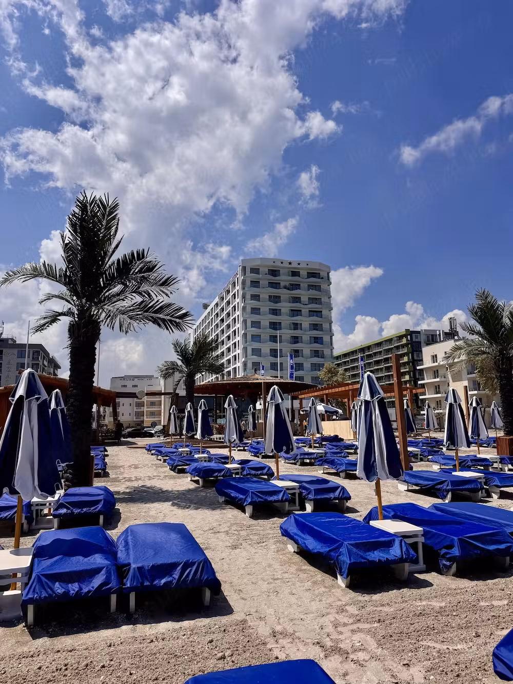 Apartament 2 camere pe faleză în Mamaia Nord