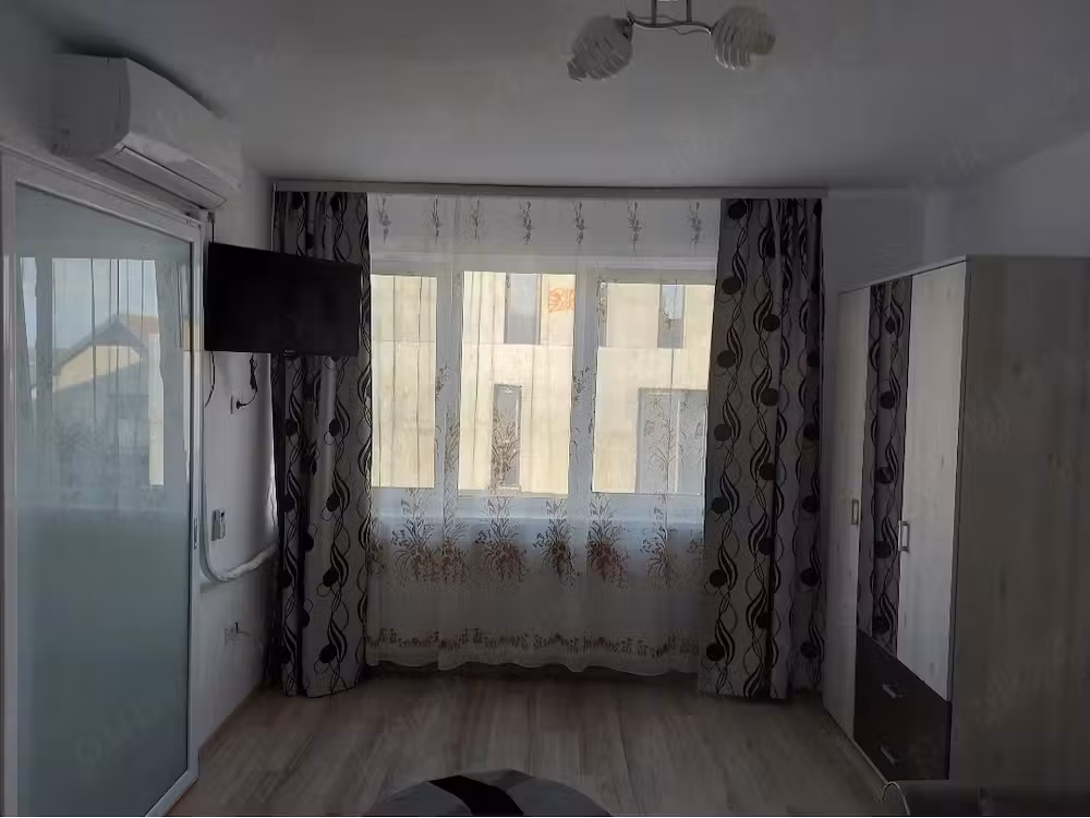 Închiriez garsoniera zona Traian