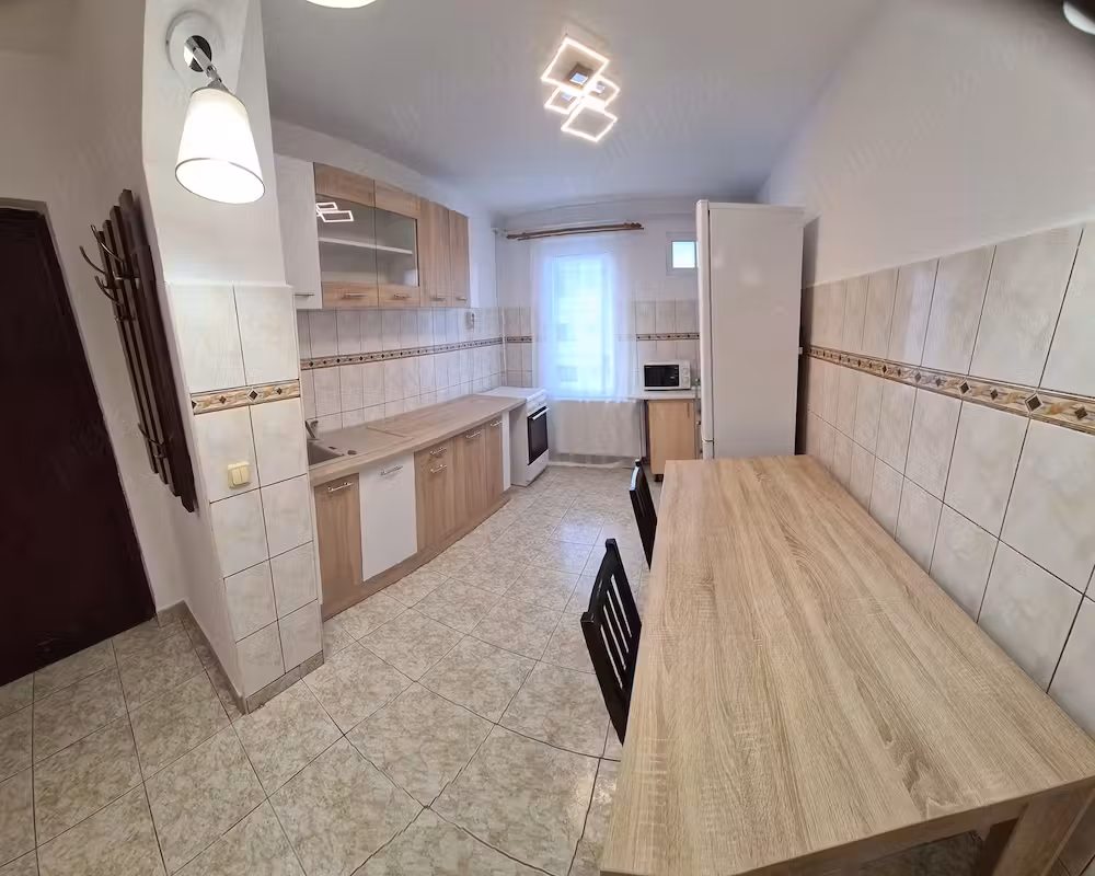 Proprietar inchiriez apartament 3 camere Brasov G-ral Mociulschi 9