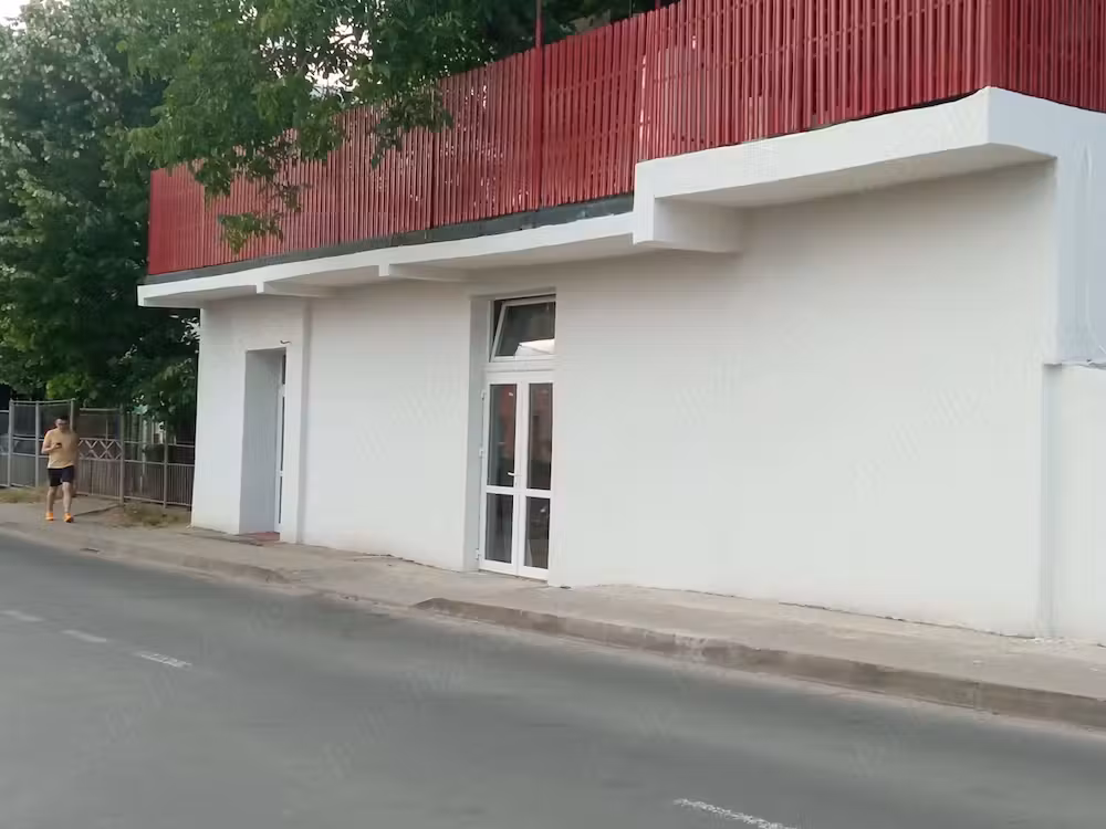 Închiriez spațiu comercial