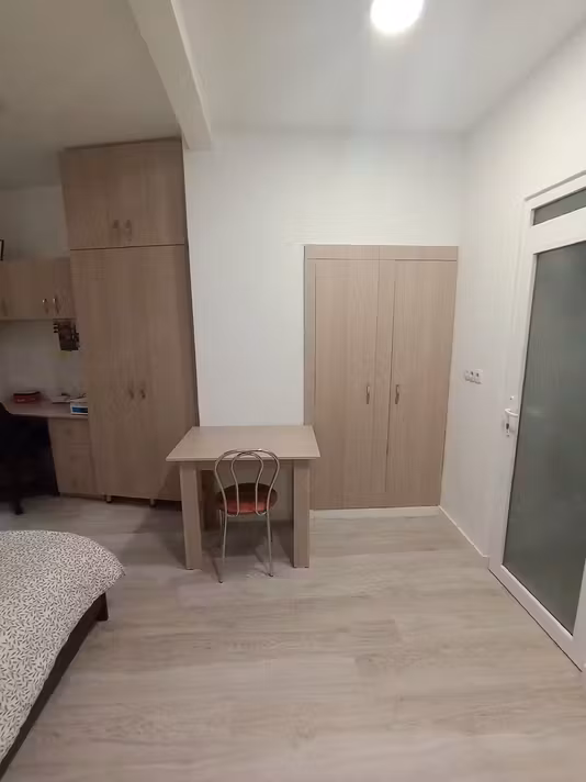 Garsonieră Plopilor