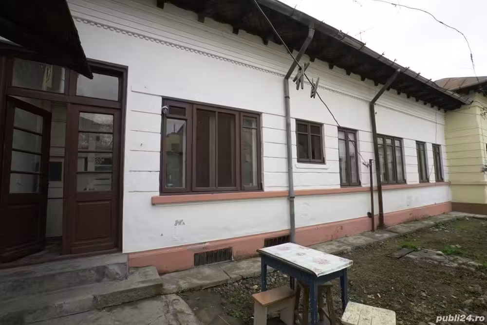 Vanzare casa central