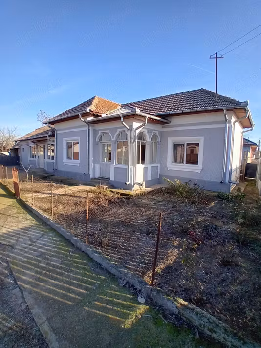Casă Marzanesti
