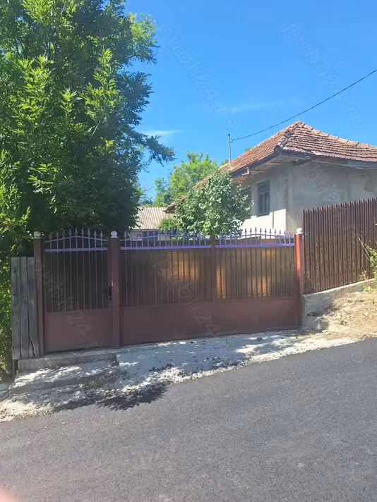 Casă Botesti