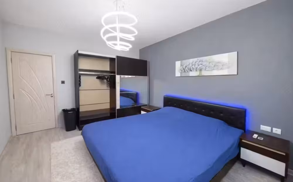Inchiriez un apartament de 2 camere, in zona Politehnica, la 10 minute de metrou, centrala proprie