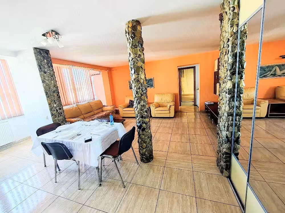 Ocazie .Vand apartament cu 3 în Hunedoara, zona Micro 4, 53000 EUR neg