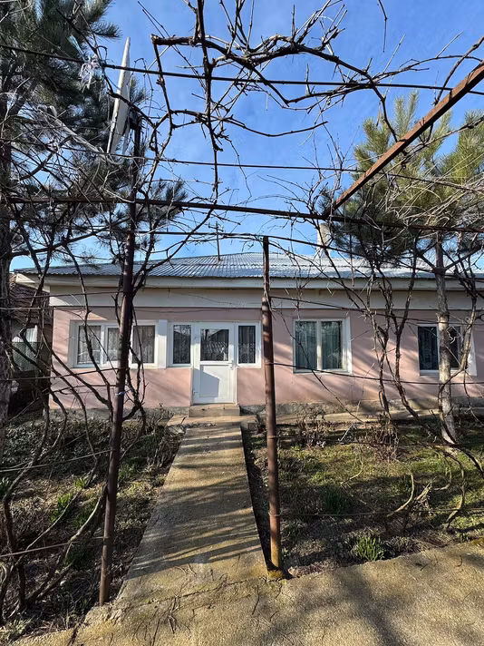 Casă Mosteni