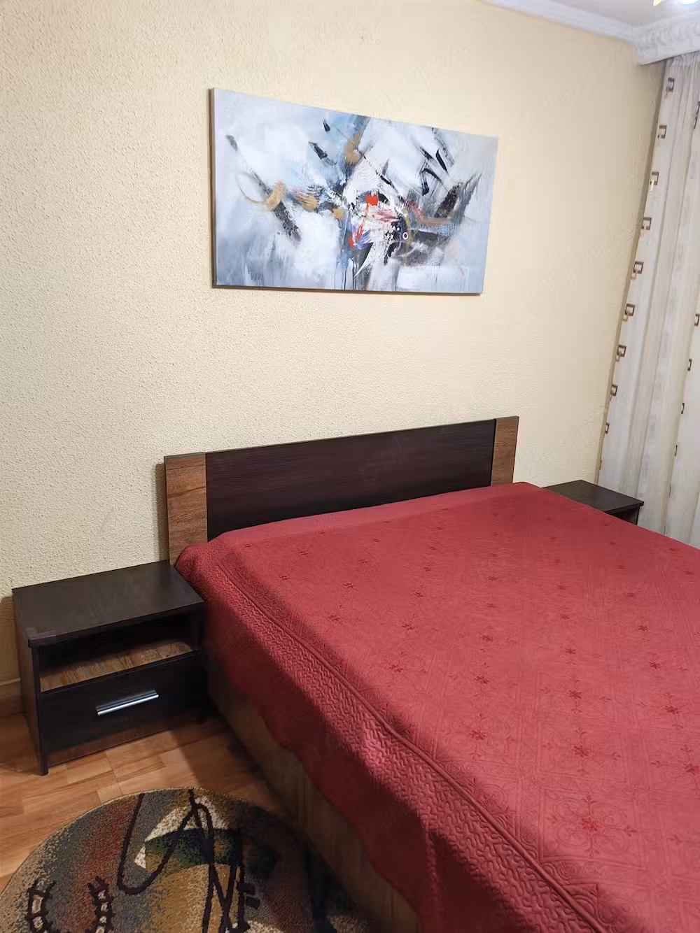 Inchiriez apartament 4 camere rahova