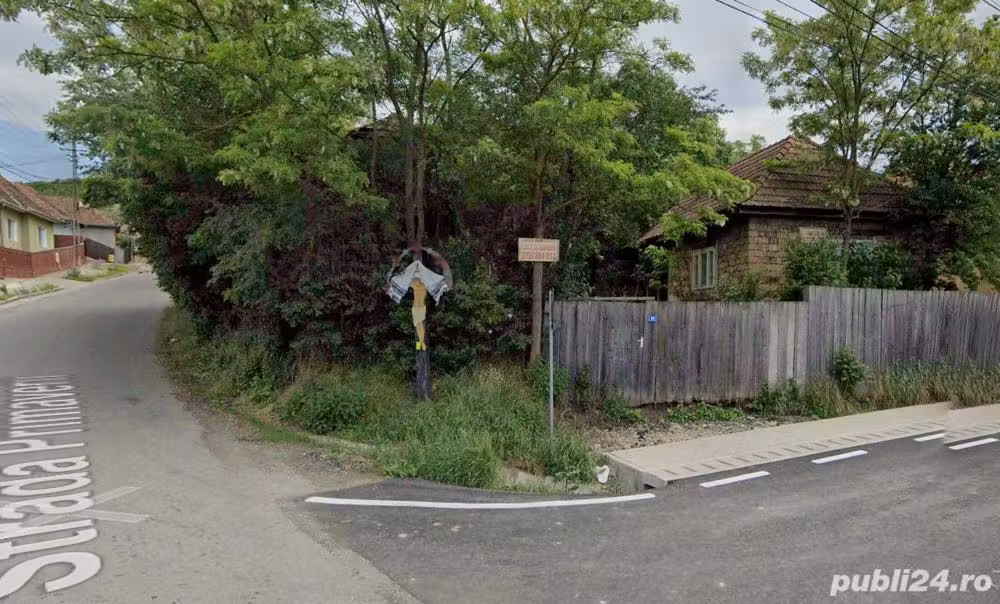 Vand casa la tara loc Sarmasu