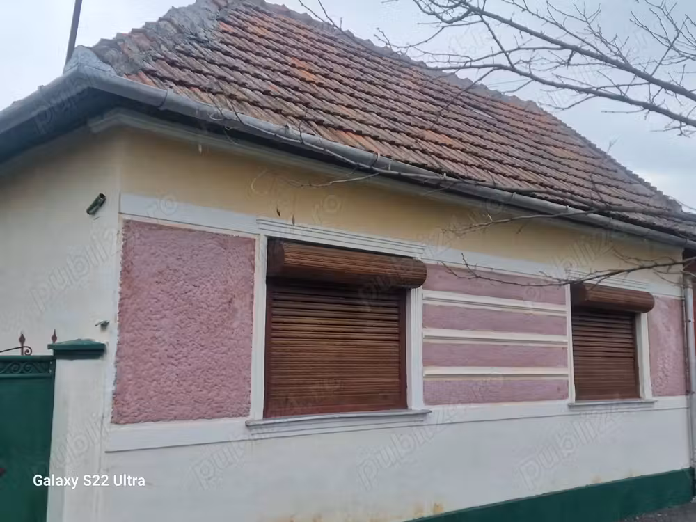 Vand casa din caramida la 5 minute de centrul Aradului