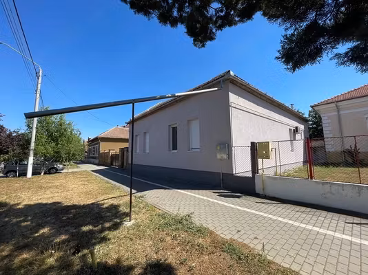 Casă Curtici