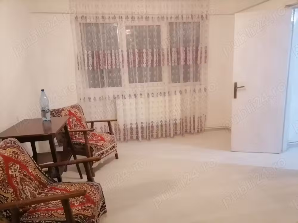 Închiriez apartament cu două camere pe strada Luceafărului nr 7.