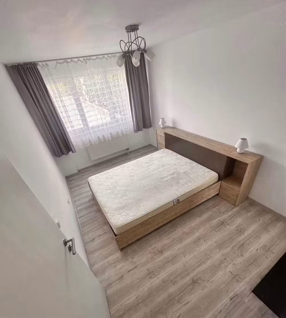 Inchiriez apartament 4 camere ultracentral